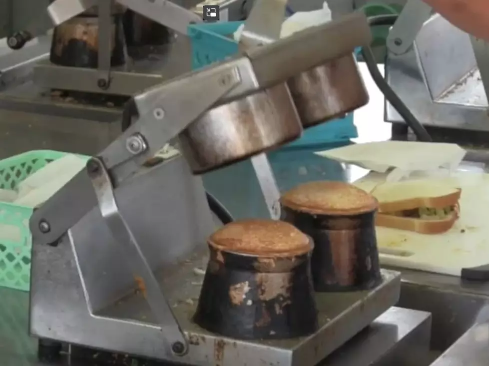 Moses Lake’s Space Burger Takes You Back To The World’s Fair